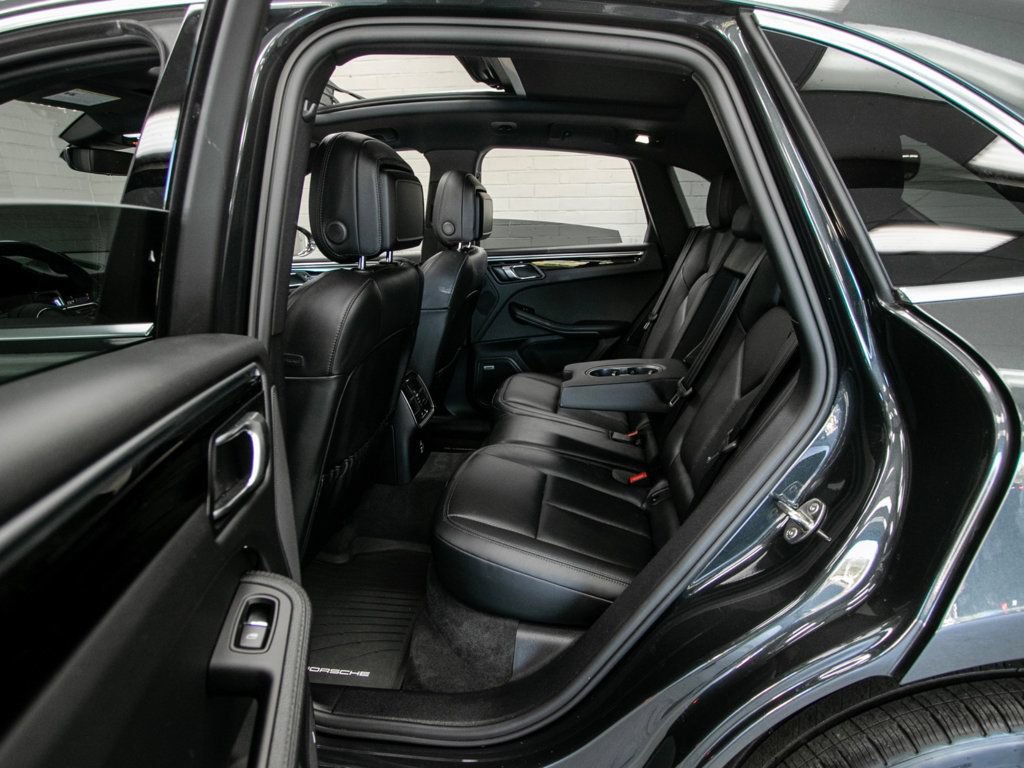 Used 2024 Porsche Macan Turbo AWD/4WD image 22