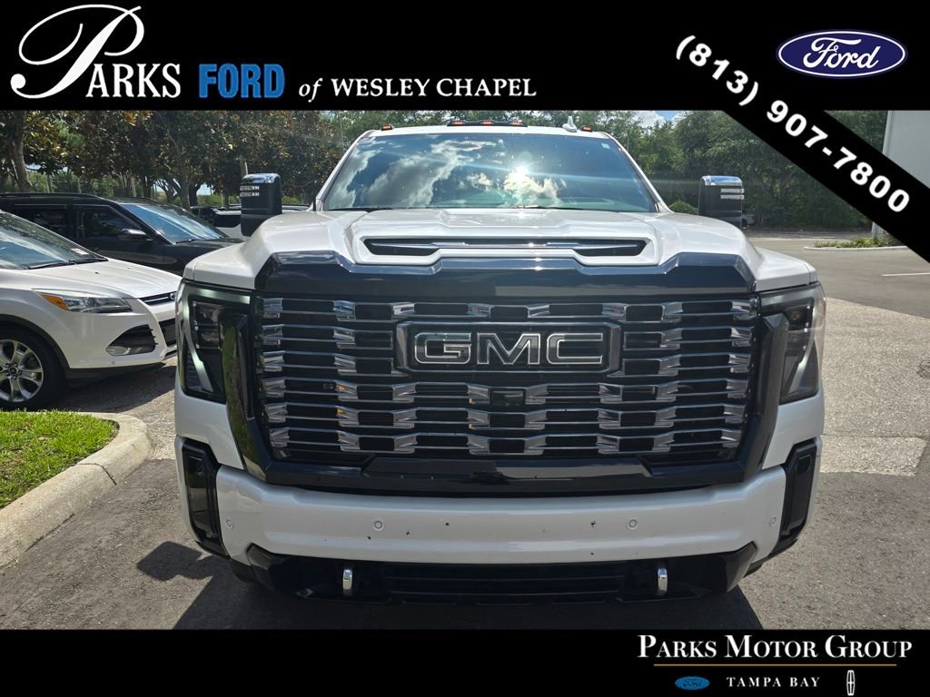 Used 2025 GMC Sierra 2500 Denali Ultimate AWD/4WD image 3