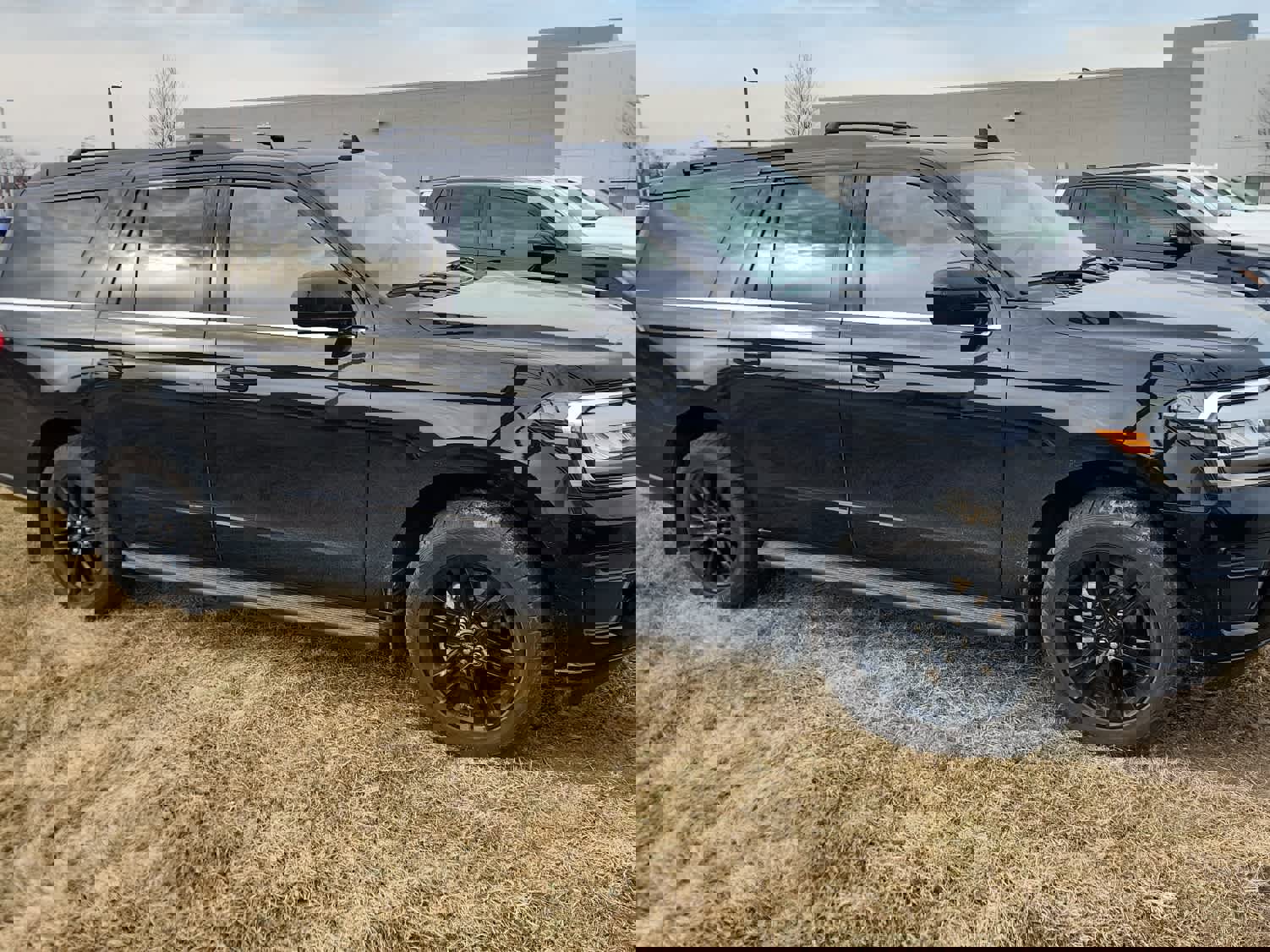 Used 2024 Ford Expedition Max XLT image 4