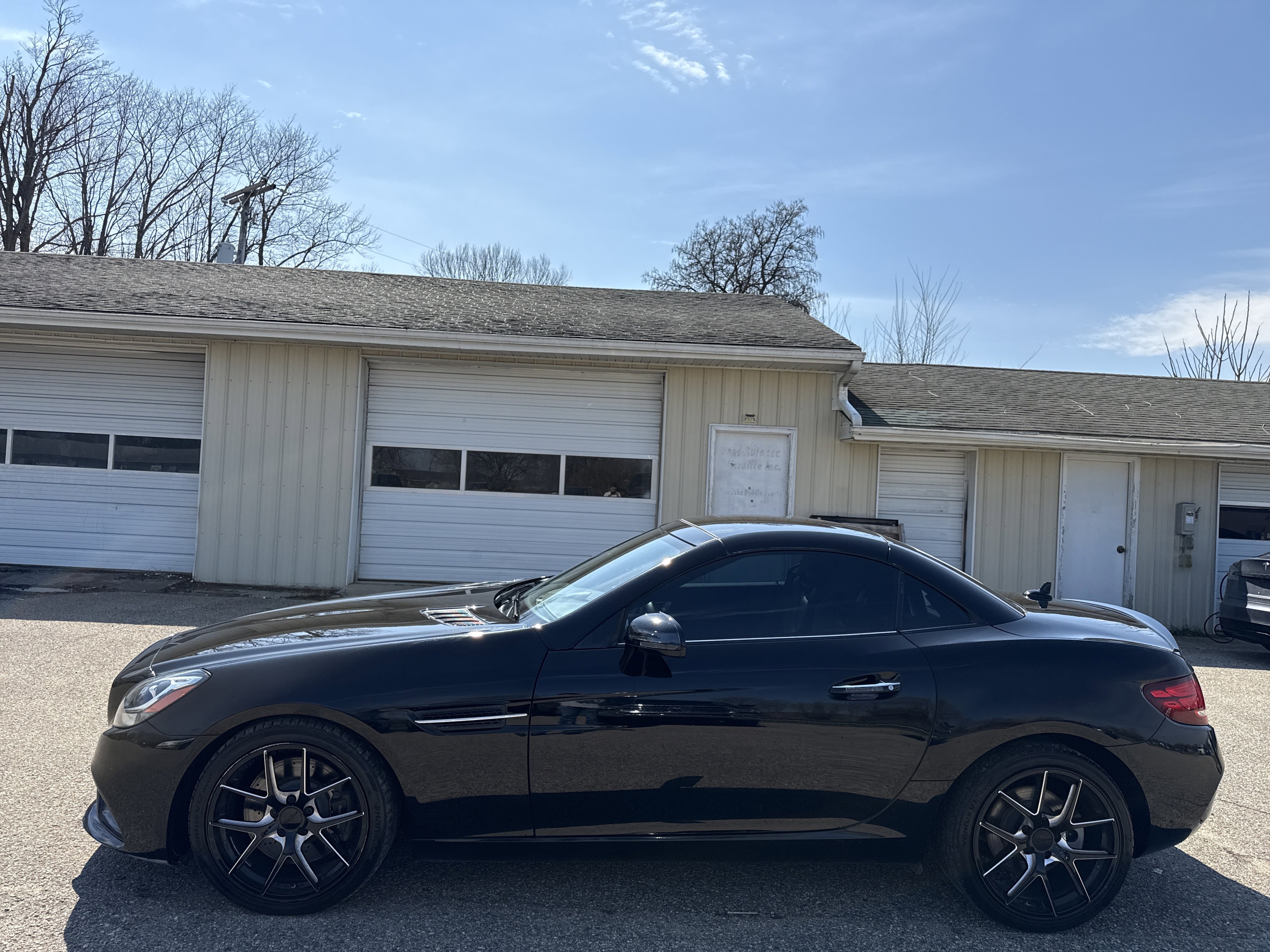 Used 2019 Mercedes-Benz SLC 300 w/ Premium Package image 9