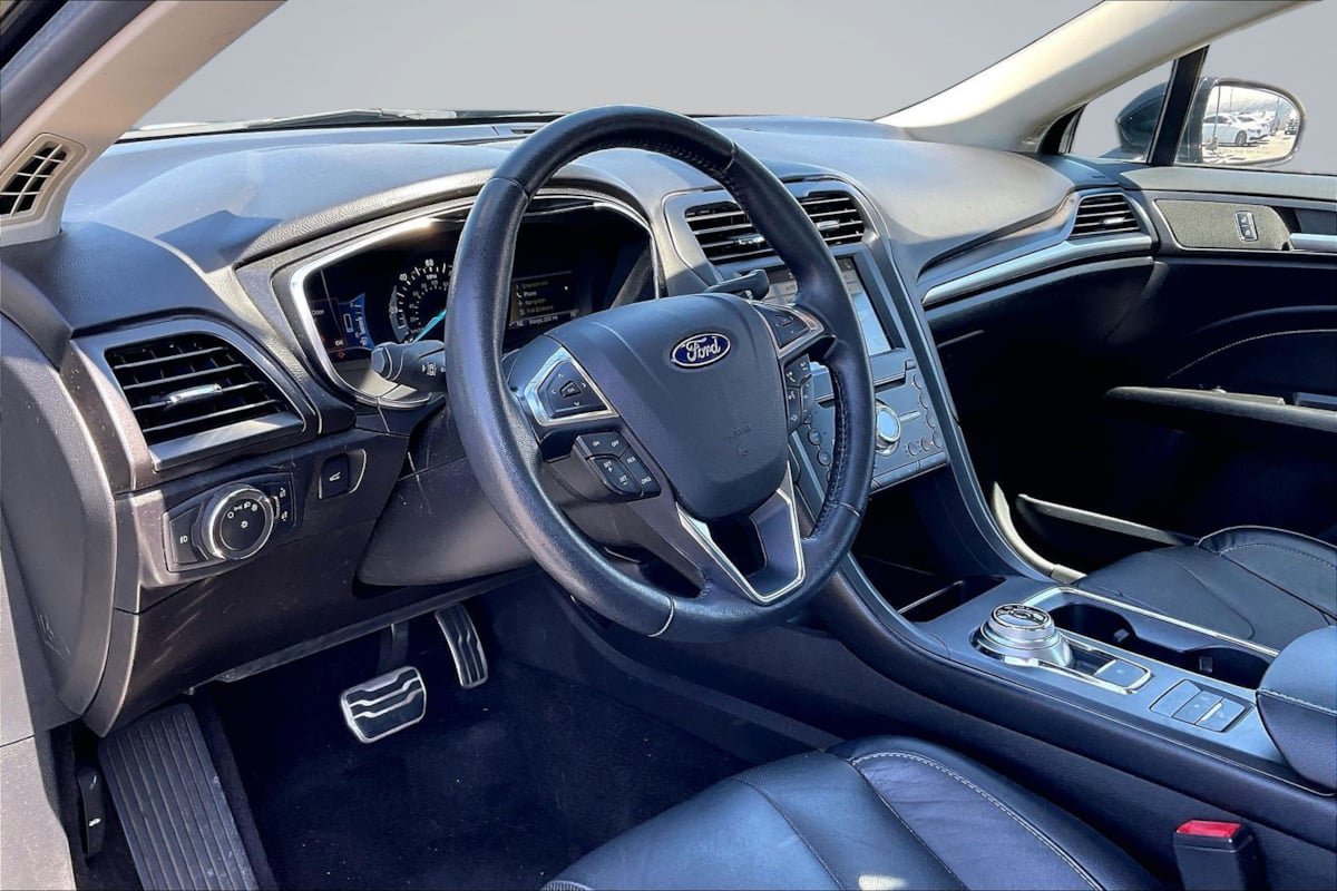 Used 2017 Ford Fusion Energi Titanium FWD image 14