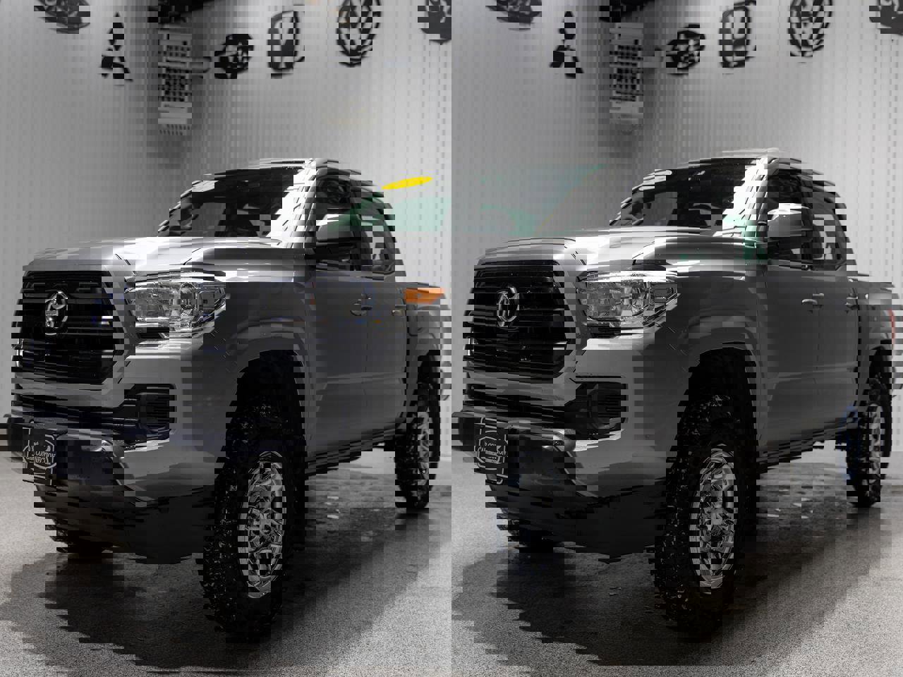 Used 2017 Toyota Tacoma SR image 2