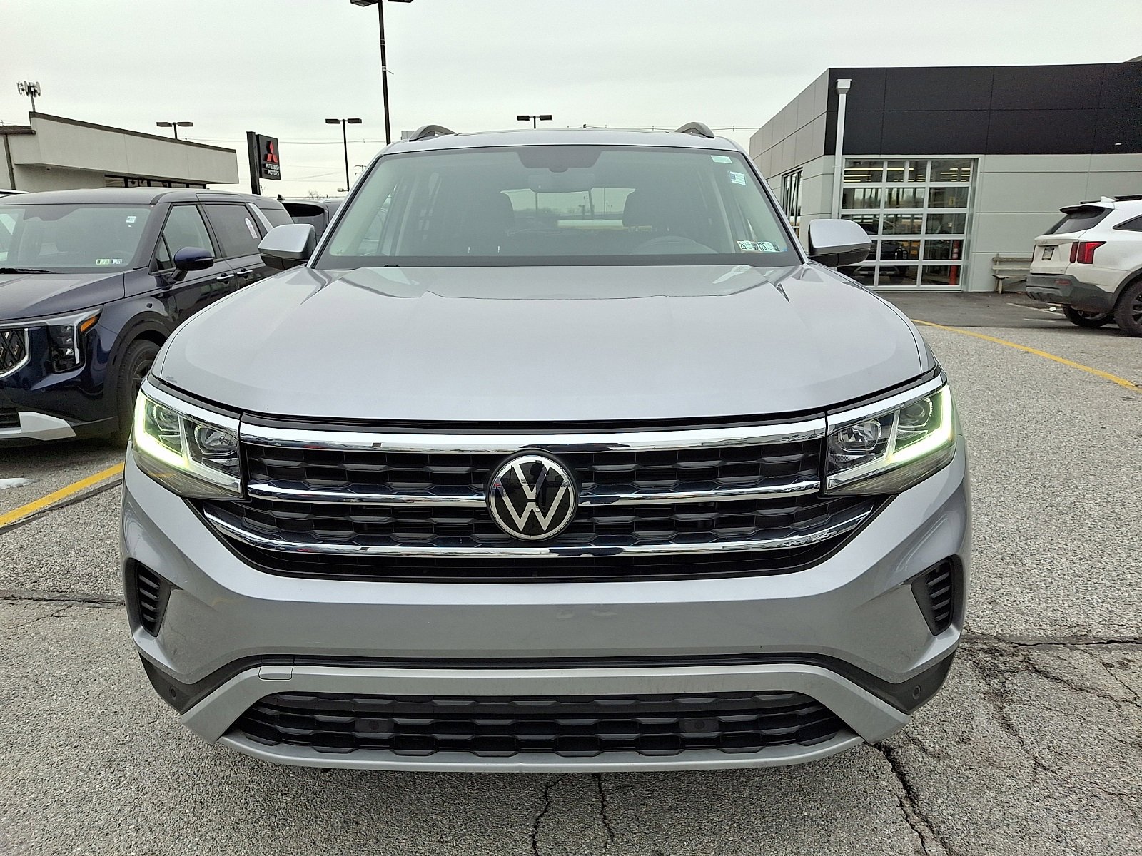 Used 2022 Volkswagen Atlas SE image 2