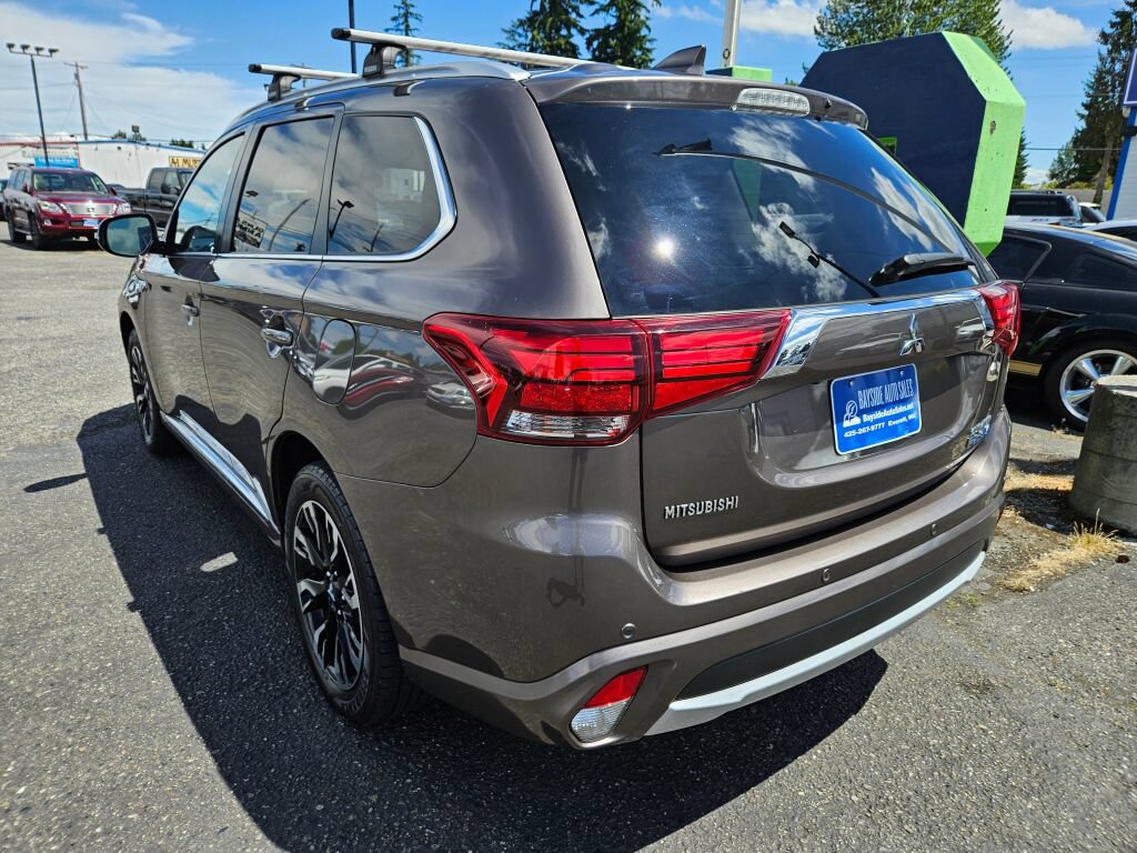 Used 2018 Mitsubishi Outlander SEL AWD/4WD image 3