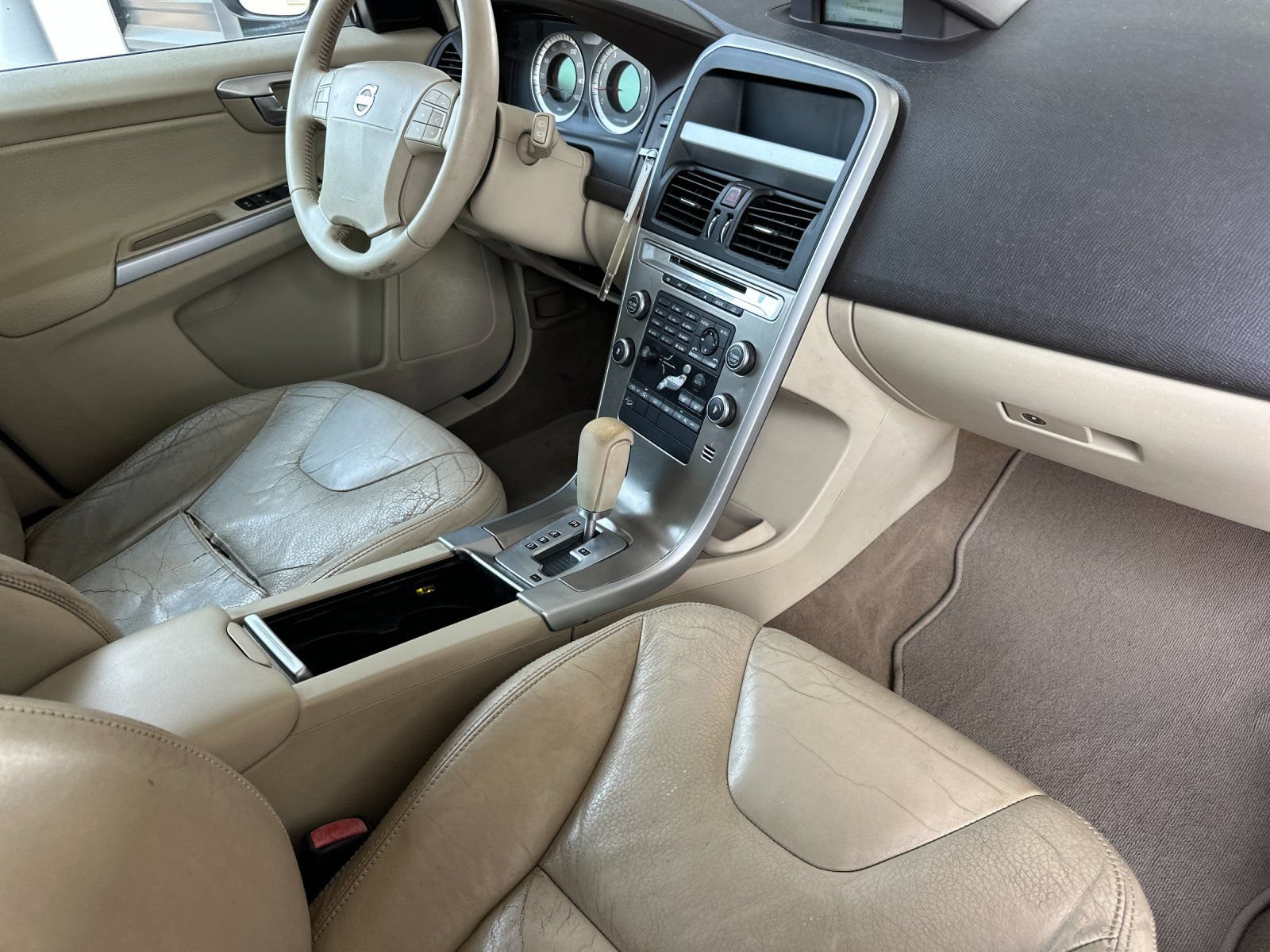 Used 2010 Volvo XC60 T6 AWD/4WD image 16