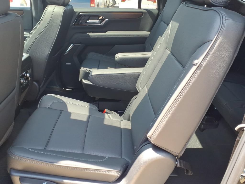 New 2026 GMC Yukon XL Denali w/ Sun & Power Step Package AWD/4WD image 12