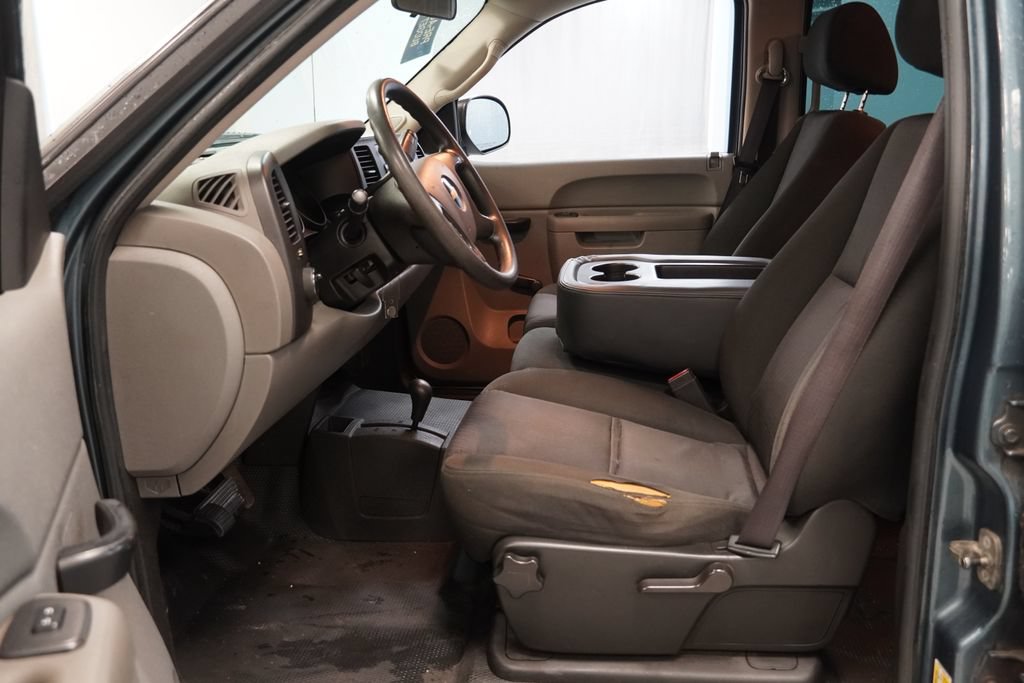 Used 2010 Chevrolet Silverado 1500 W/T AWD/4WD image 4