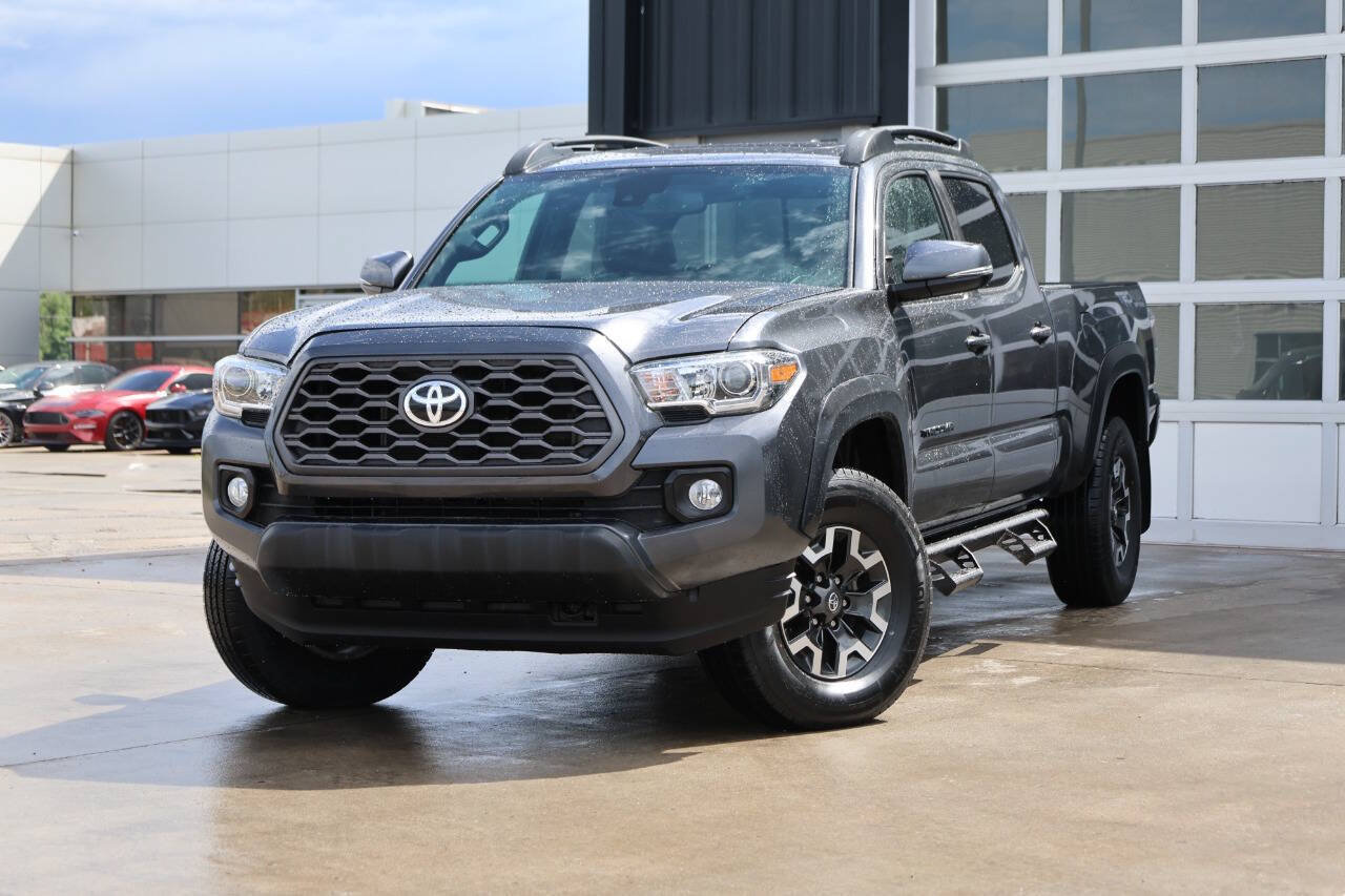 Used 2020 Toyota Tacoma TRD Off-Road w/ TRD Premium Off Road Package AWD/4WD image 3