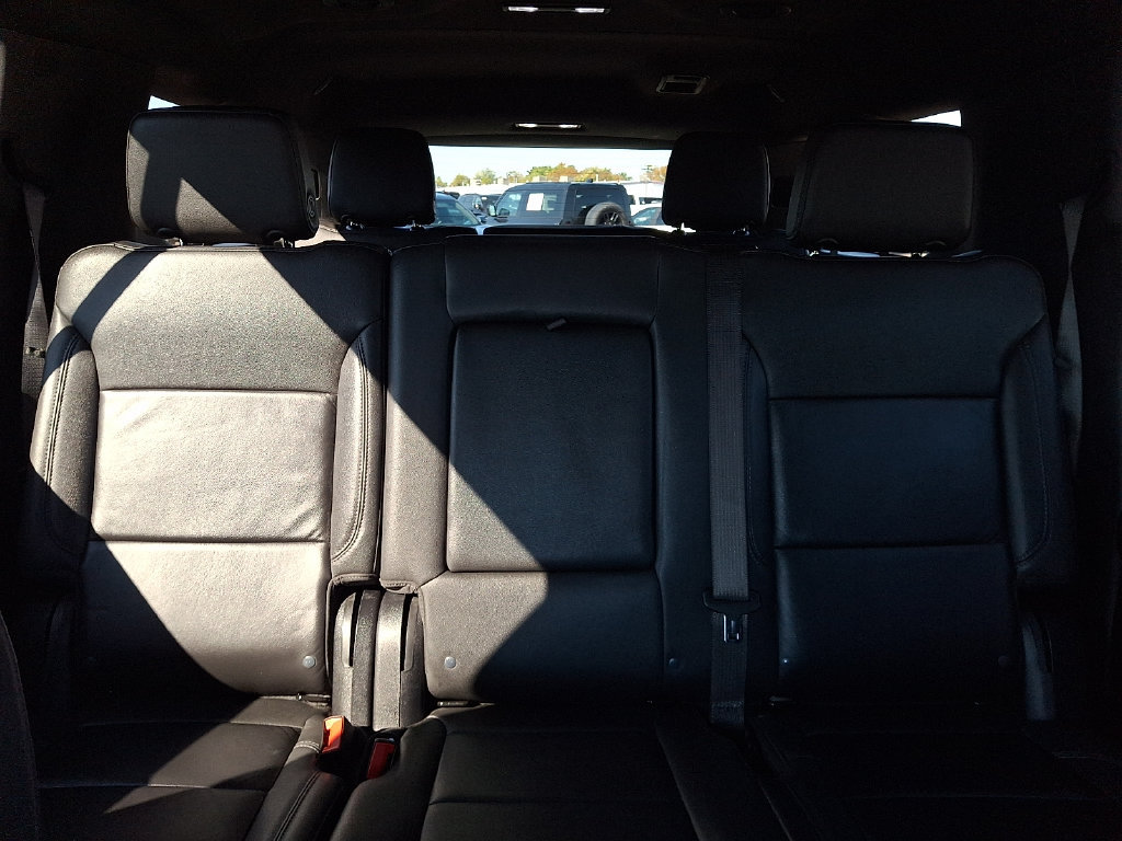 Used 2025 Chevrolet Suburban Z71 AWD/4WD image 20