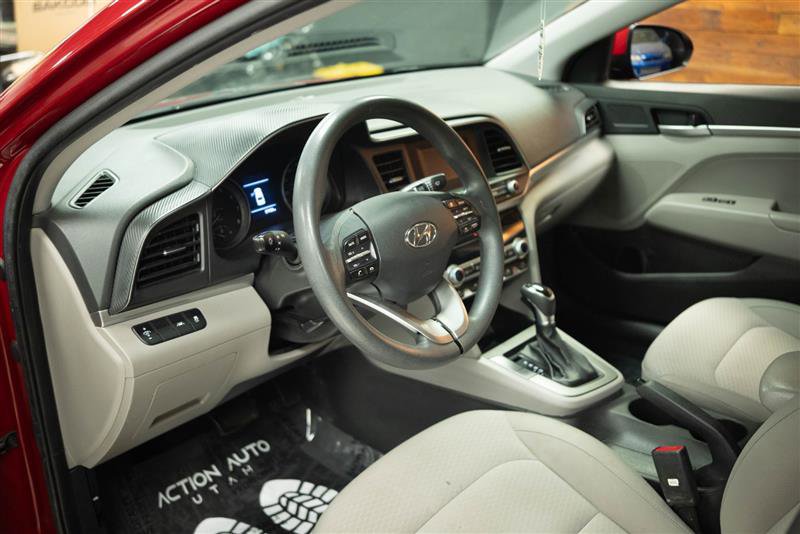 Used 2020 Hyundai Elantra SE FWD image 9