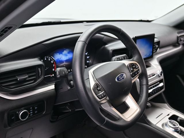 Used 2023 Ford Explorer XLT image 15