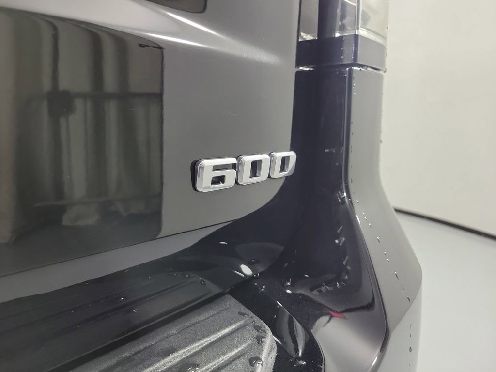 Certified 2022 Cadillac Escalade Premium Luxury w/ Performance Package image 5