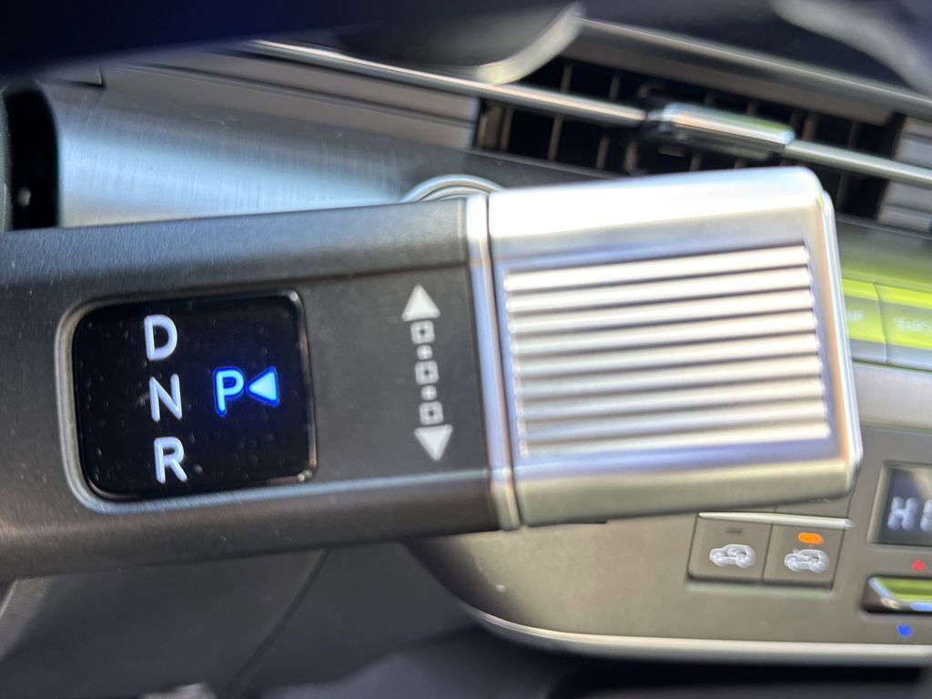 Used 2025 Hyundai Kona Limited image 34