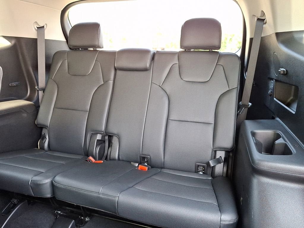 Used 2025 Kia Telluride EX w/ EX Captain's Chair Package FWD image 11