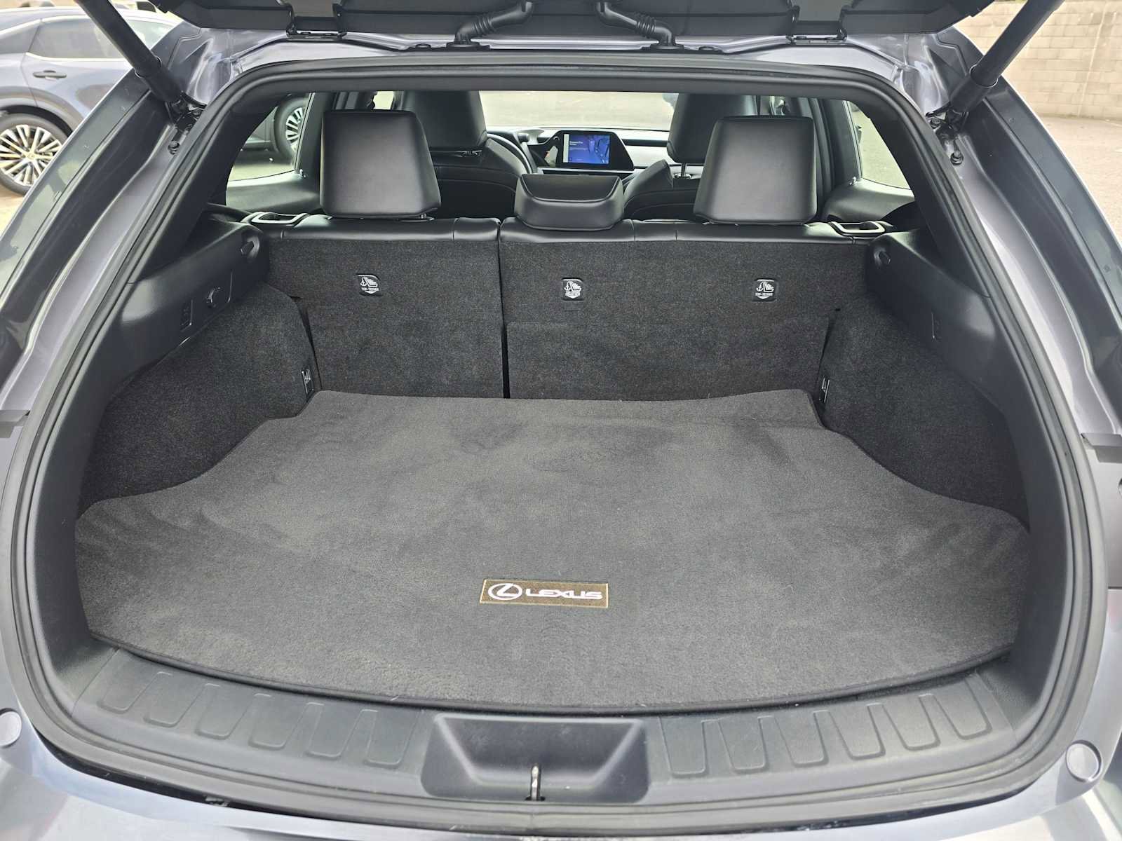 Certified 2024 Lexus UX 250h FWD image 17