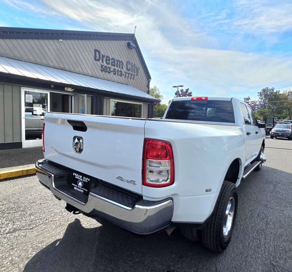 Used 2024 RAM 3500 Tradesman w/ Chrome Appearance Group AWD/4WD image 9
