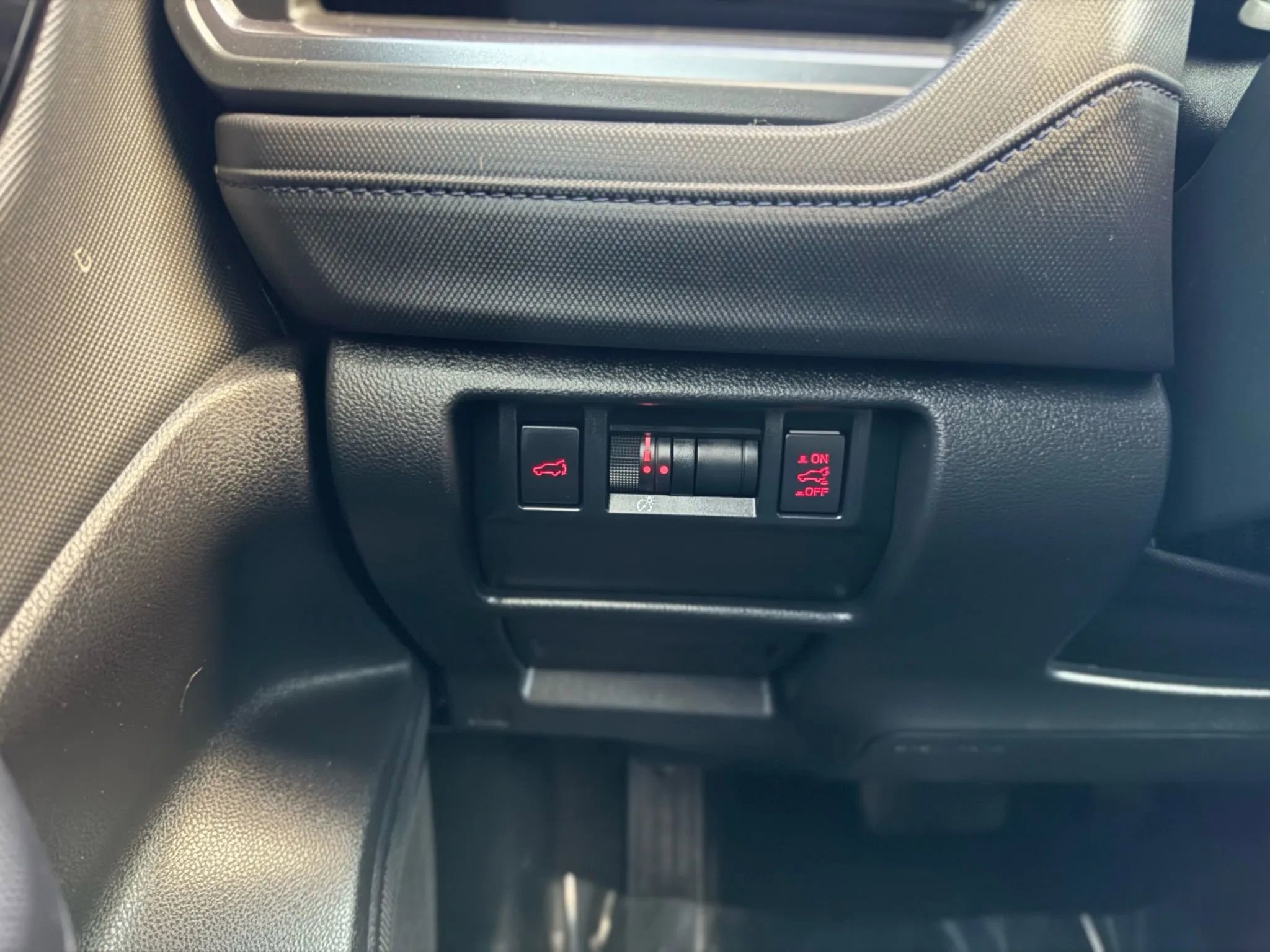 Used 2025 Subaru Forester Limited image 33