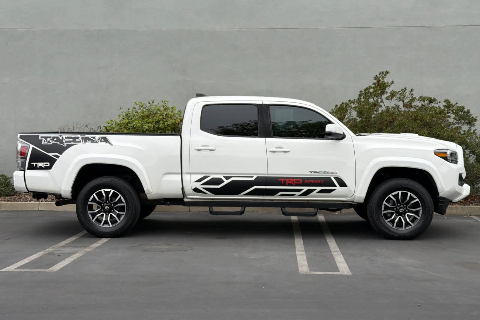 Used 2021 Toyota Tacoma TRD Sport w/ Technology Package RWD image 6