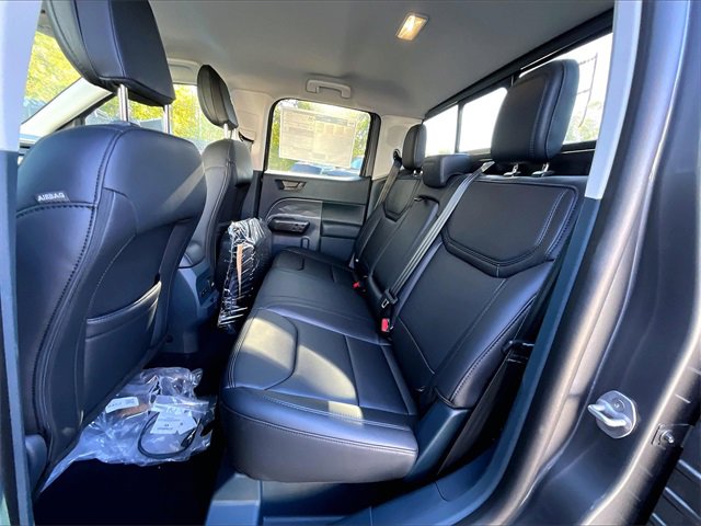 New 2025 Ford Maverick Lariat image 11