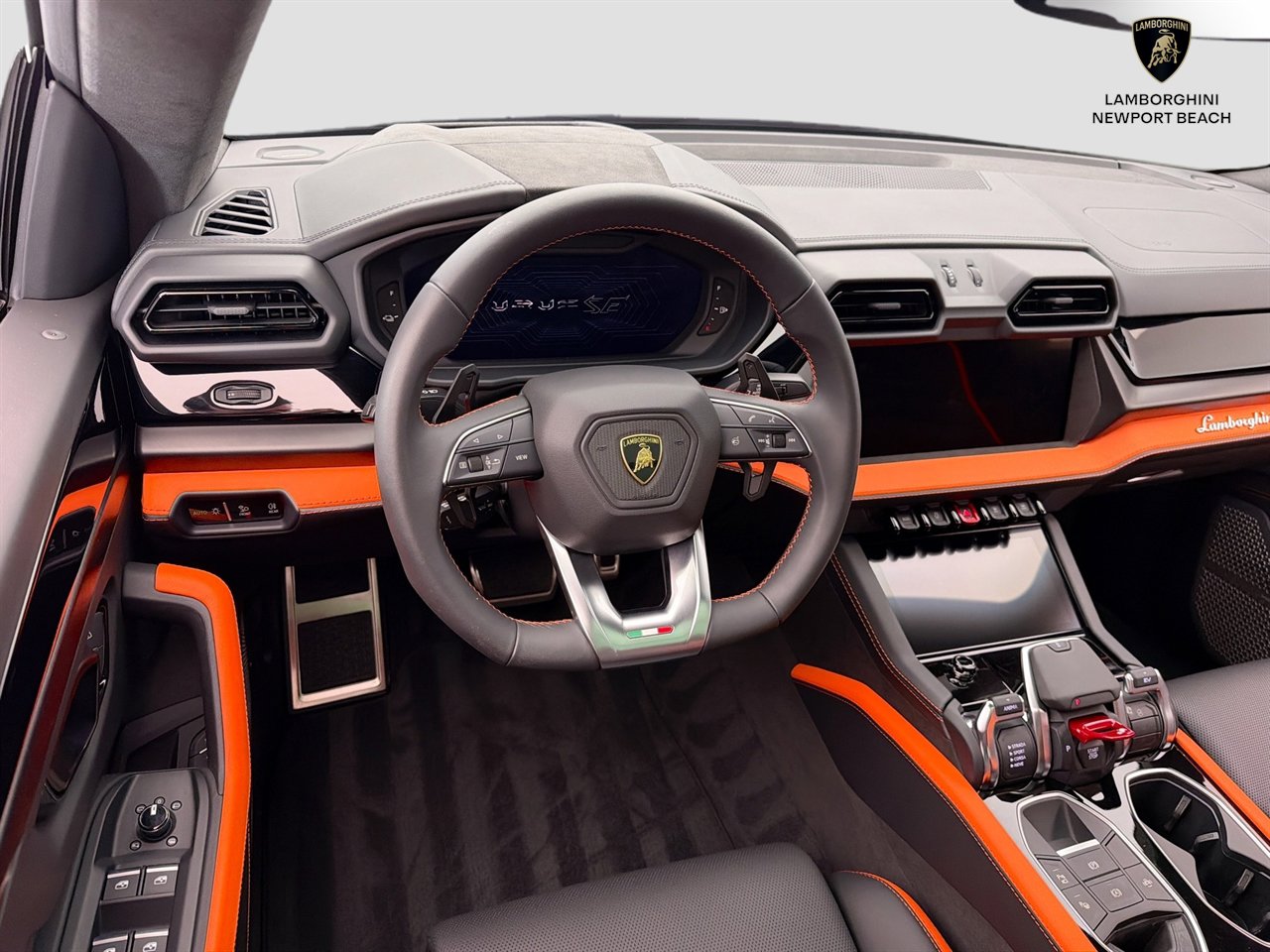 Used 2025 Lamborghini Urus SE AWD/4WD image 22