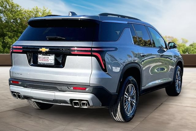 Used 2025 Chevrolet Traverse LT FWD image 6