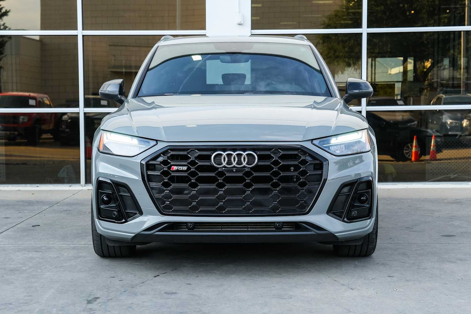Used 2021 Audi SQ5 Premium Plus w/ Premium Plus Package AWD/4WD image 2