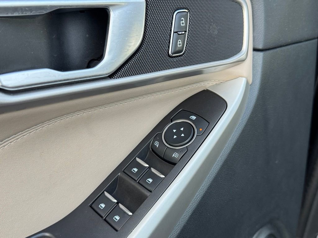 Used 2023 Ford Explorer XLT w/ Equipment Group 202A image 17