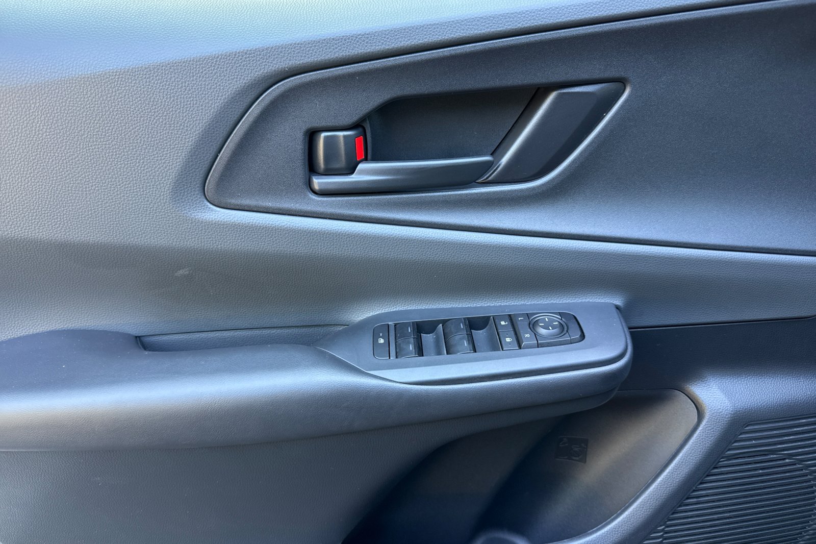 Used 2025 Toyota Prius LE FWD image 12