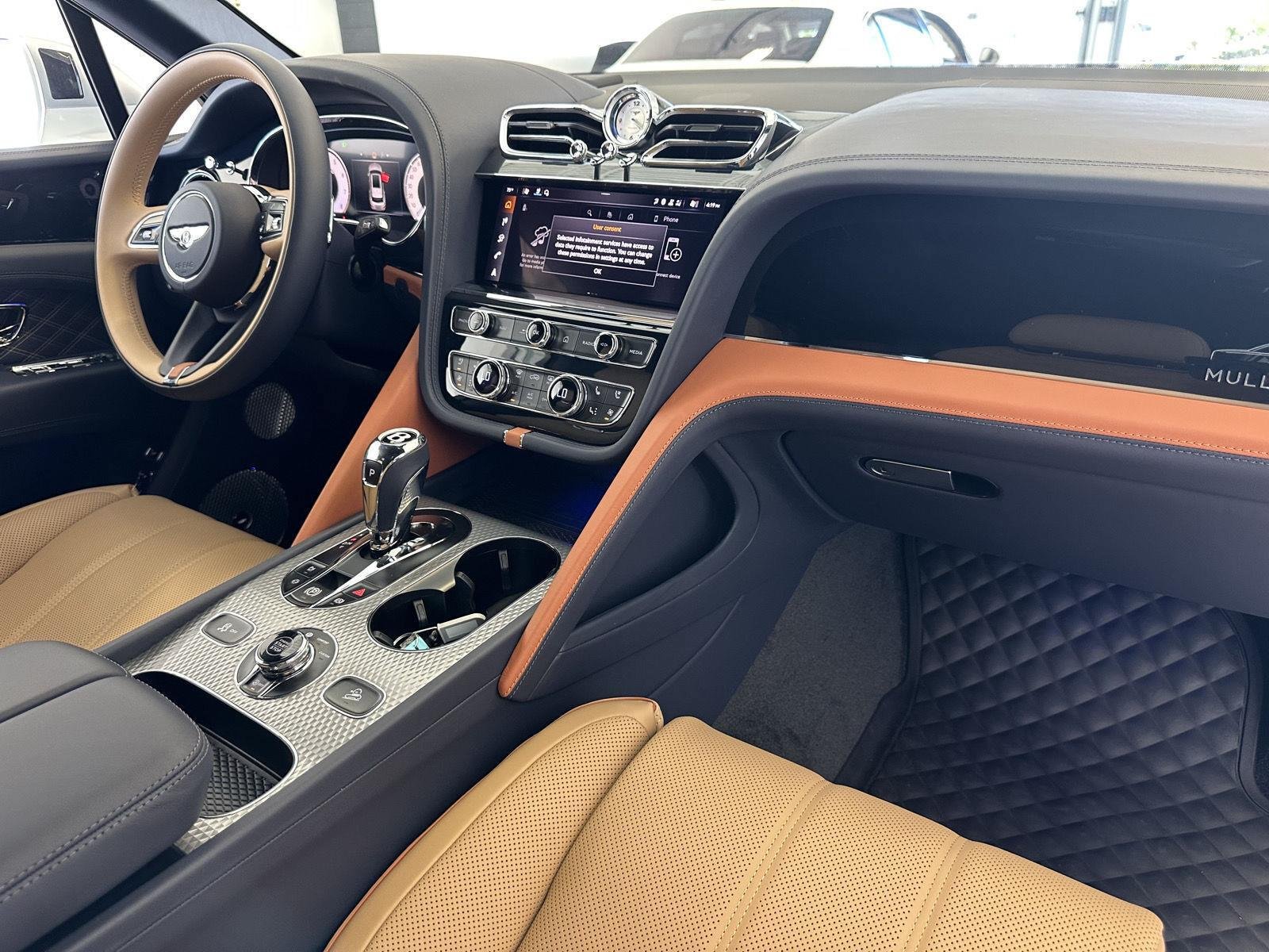 New 2026 Bentley Bentayga Extended Wheelbase AWD/4WD image 10