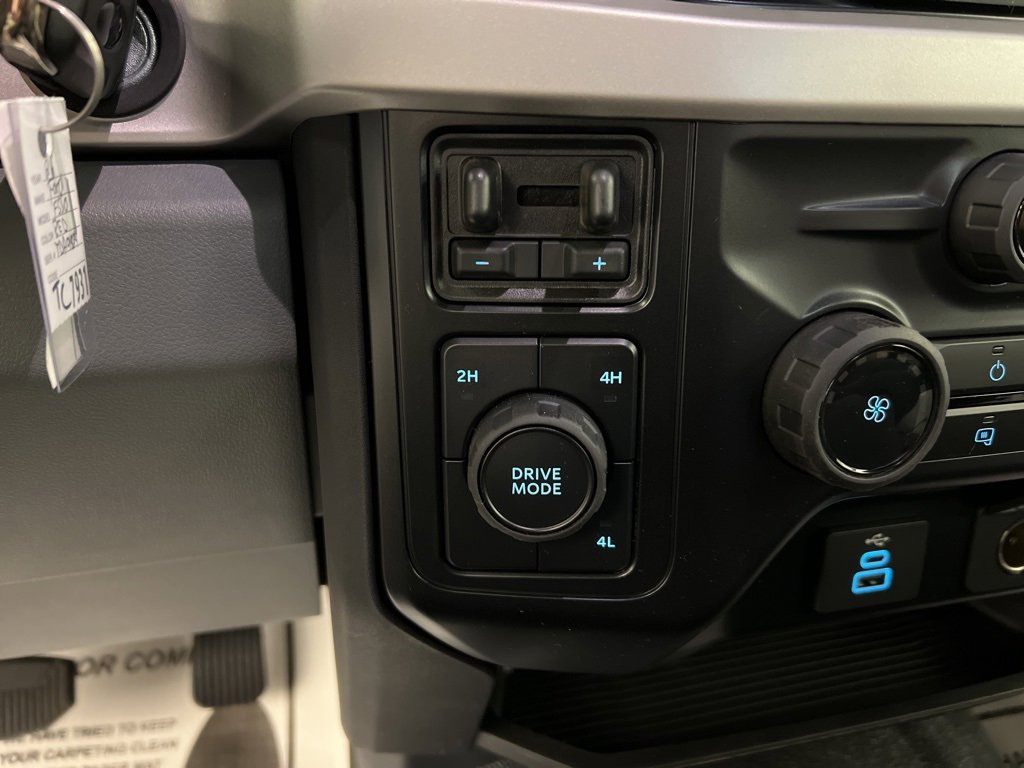 New 2026 Ford F550 4x4 Regular Cab Super Duty image 13