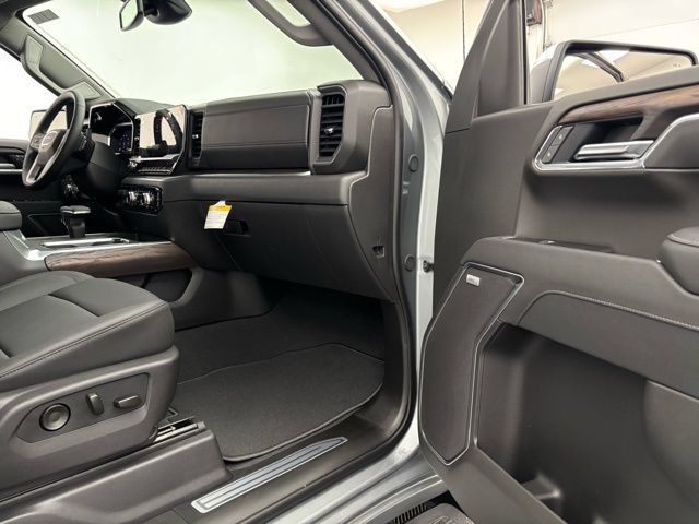 New 2026 GMC Sierra 1500 SLT w/ SLT Premium Plus Package AWD/4WD image 32