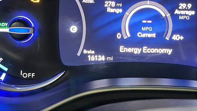 Used 2023 Chrysler Pacifica Touring-L w/ S Appearance Package FWD image 10