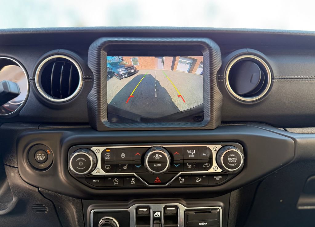 Used 2018 Jeep Wrangler Unlimited Sahara w/ Quick Order Package 24M Moab image 32