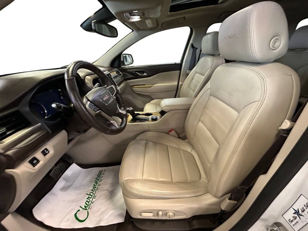 Used 2017 GMC Acadia Denali w/ Technology Package AWD/4WD image 10