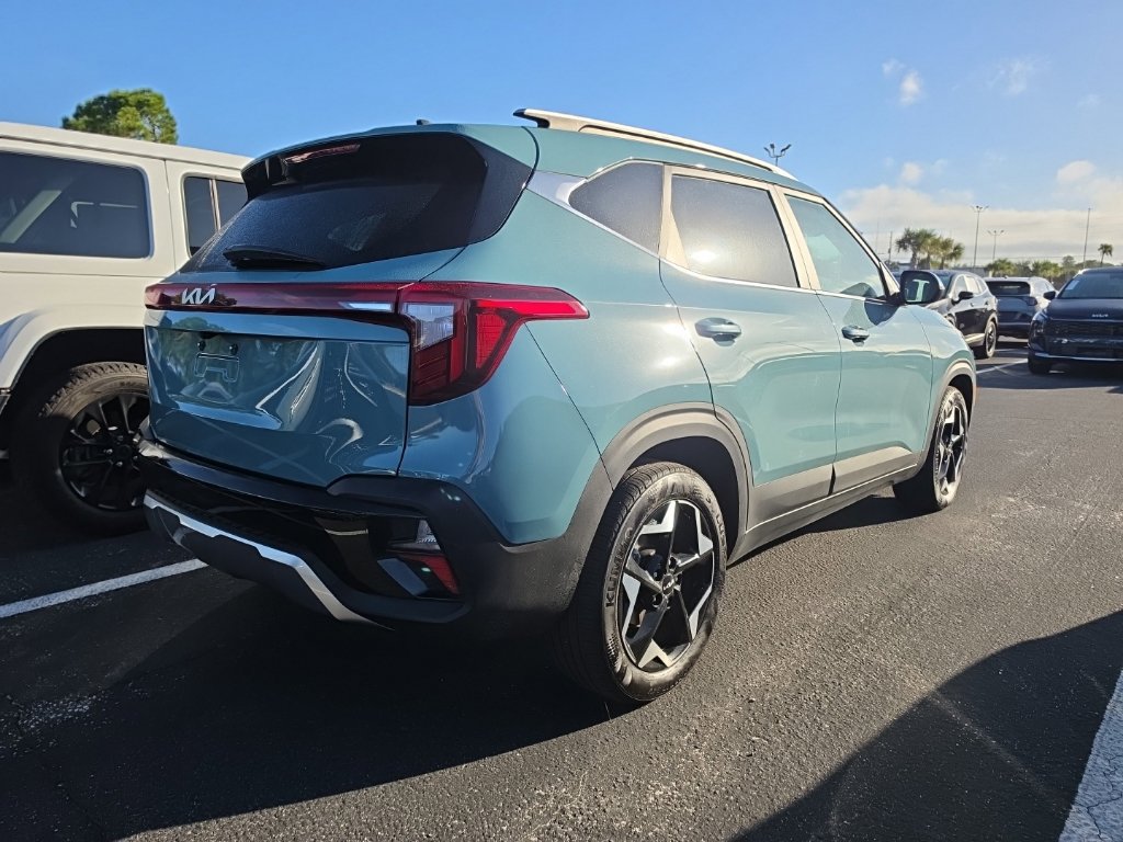 Used 2026 Kia Seltos EX FWD image 18