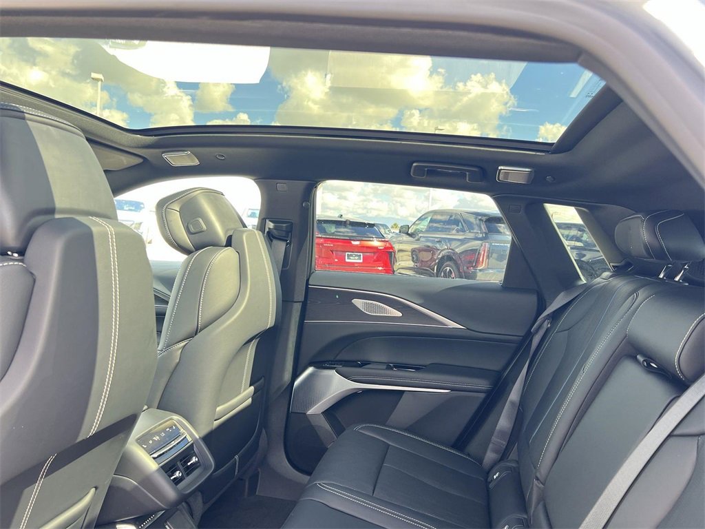 New 2026 Cadillac Lyriq V image 29