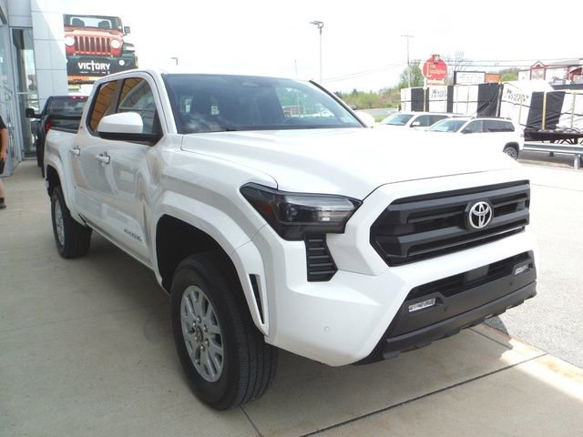 Used 2024 Toyota Tacoma SR5 AWD/4WD image 6