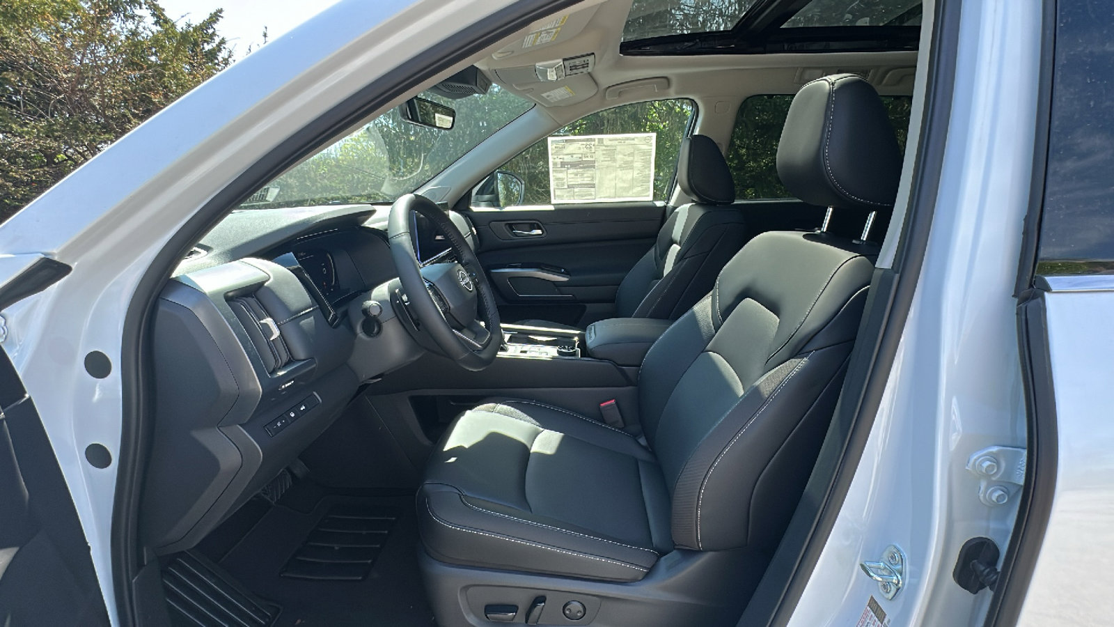 New 2026 Nissan Pathfinder SL w/ SL Premium Package AWD/4WD image 9
