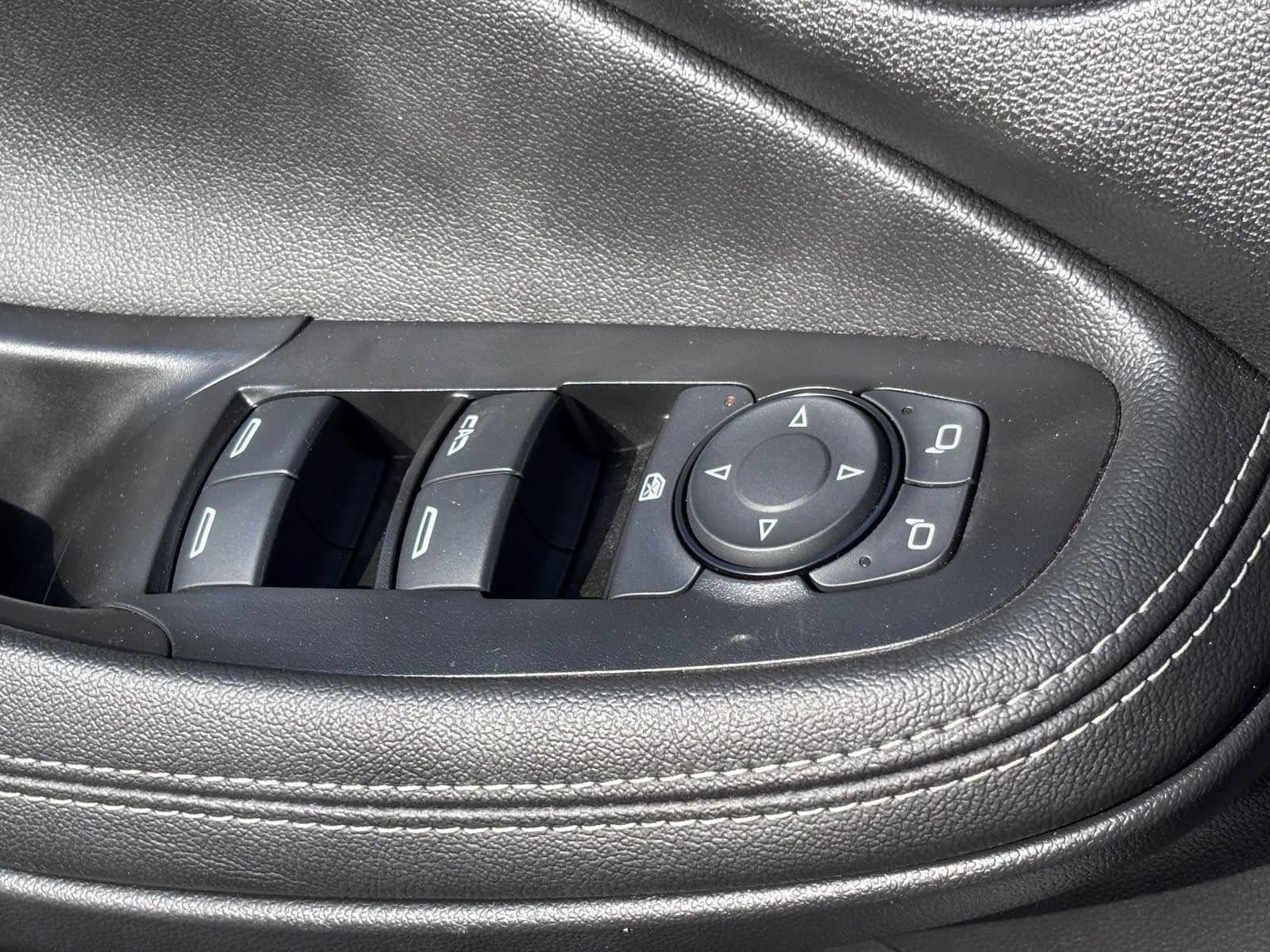 Used 2025 Buick Encore GX Preferred FWD image 21