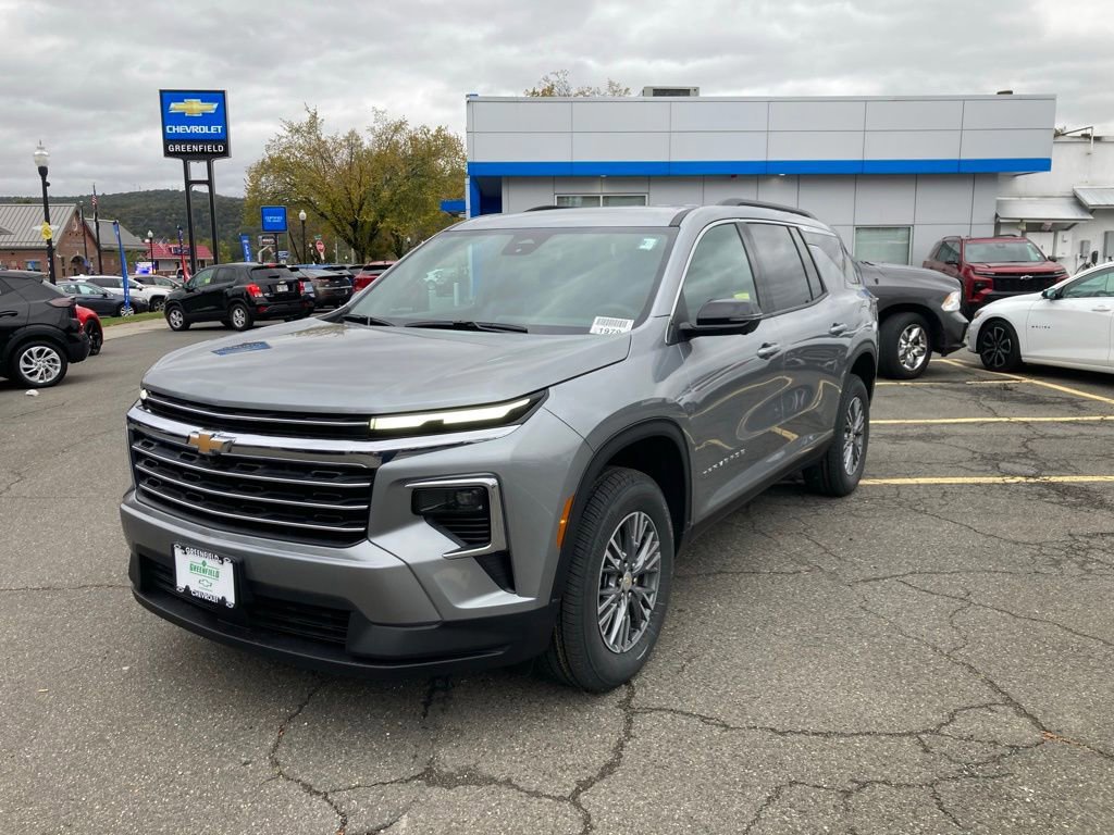 New 2026 Chevrolet Traverse LT w/ Driver Confidence Package image 3