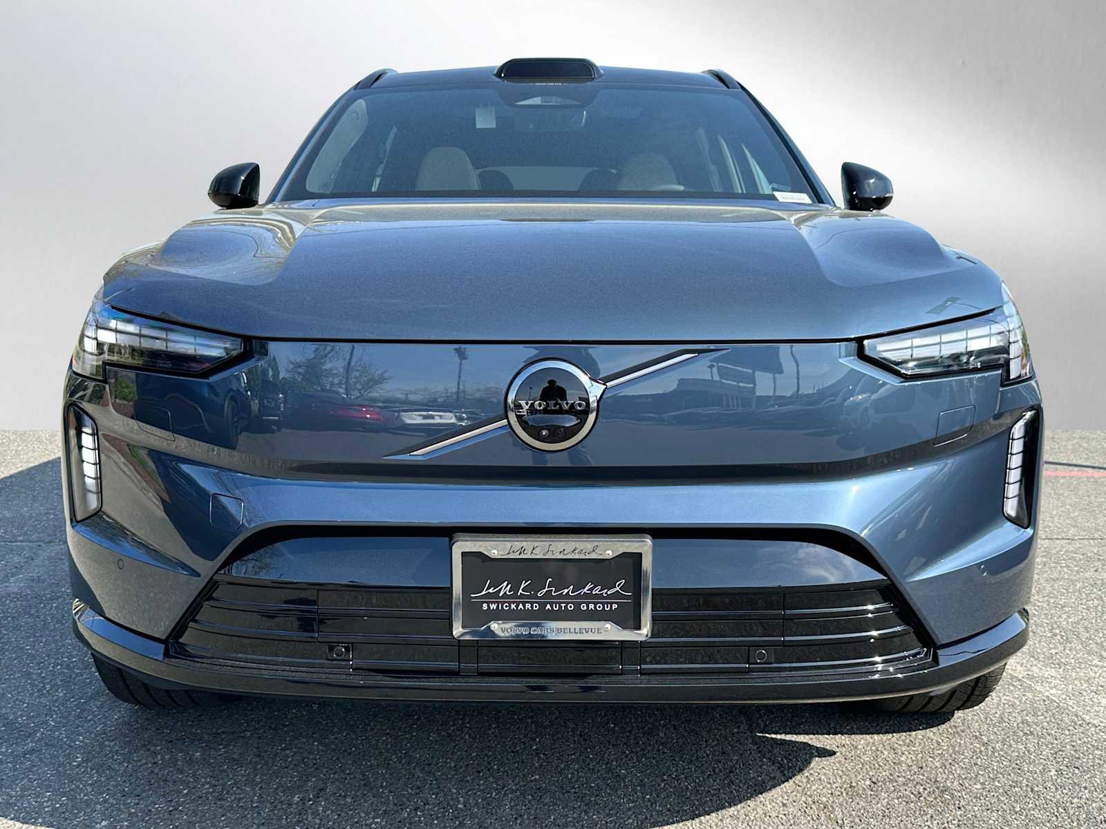 New 2025 Volvo EX90 Ultra image 2