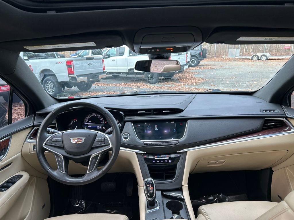 Used 2017 Cadillac XT5 Luxury w/ Driver Awareness Package image 25