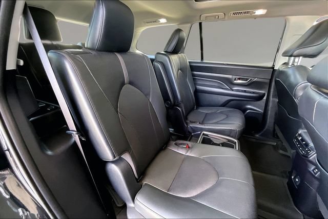 Used 2024 Toyota Grand Highlander AWD image 20