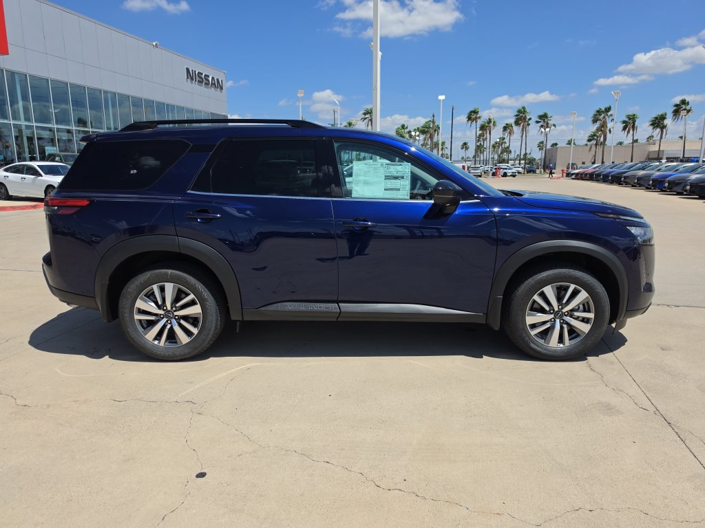 New 2026 Nissan Pathfinder SL FWD image 7