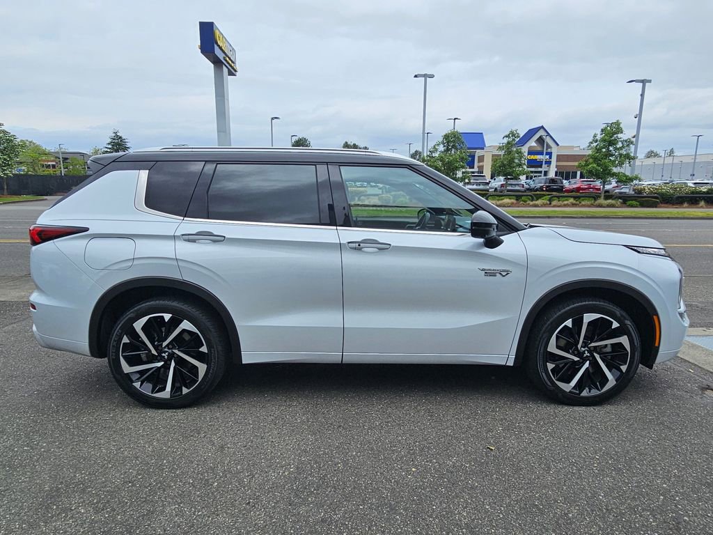 Used 2023 Mitsubishi Outlander SEL AWD/4WD image 4