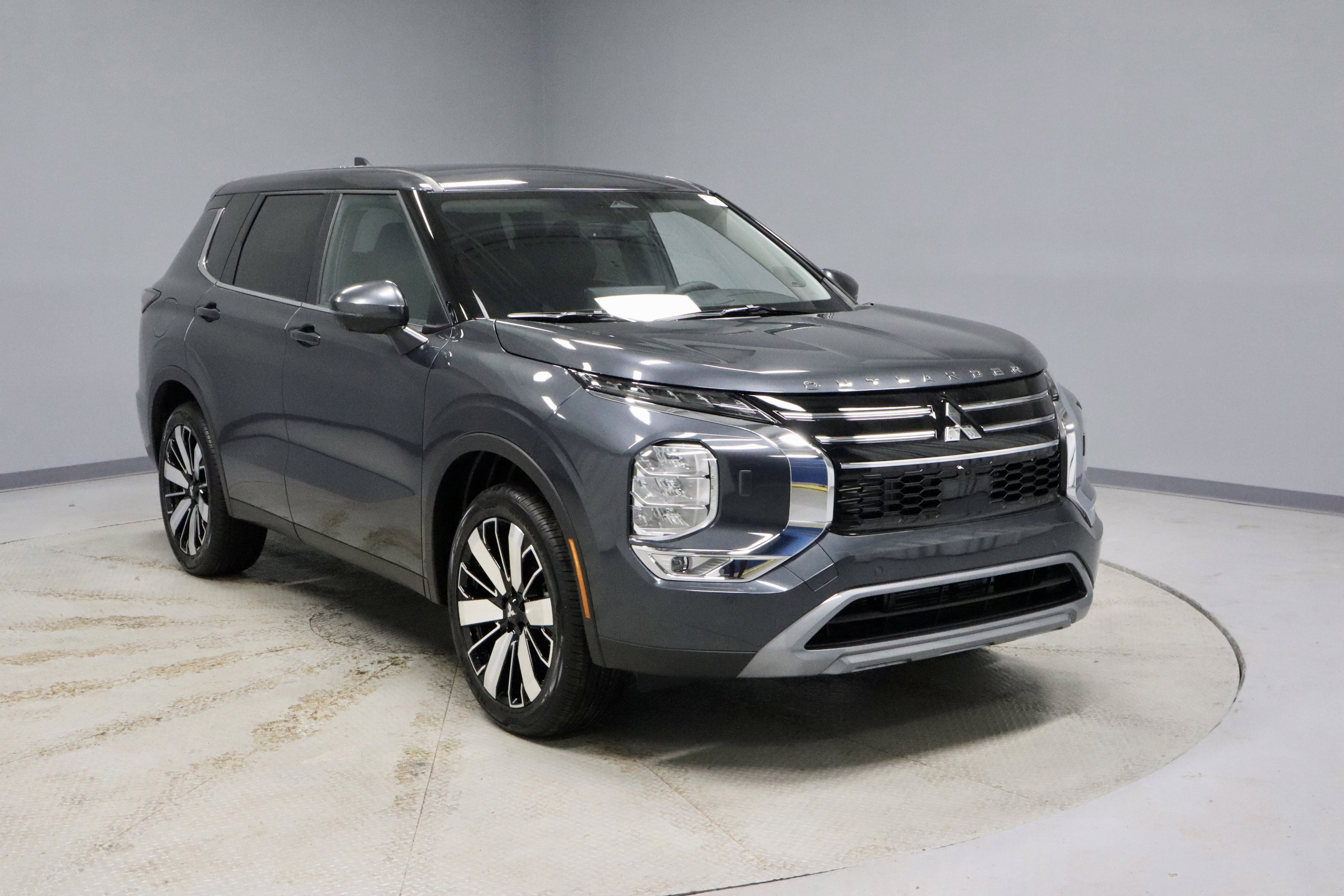 New 2026 Mitsubishi Outlander SE