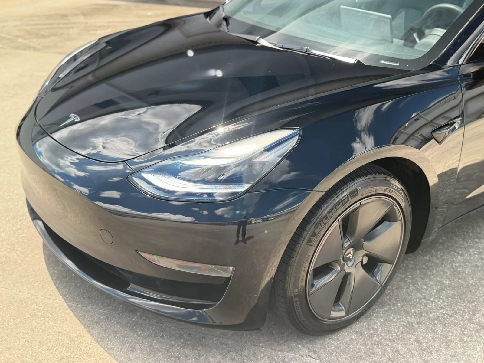 Used 2023 Tesla Model 3 Standard Range RWD image 2