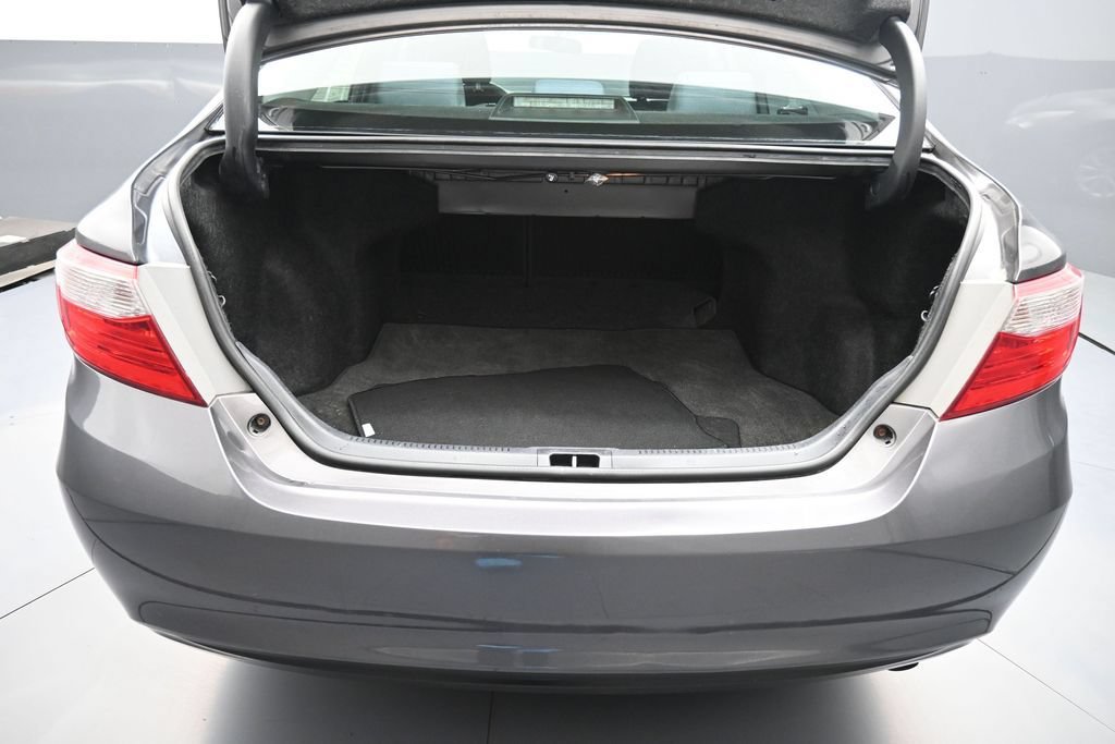 Used 2016 Toyota Camry LE FWD image 21