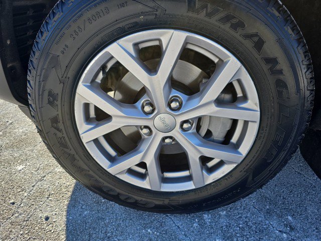 Used 2022 Jeep Grand Cherokee Limited image 14