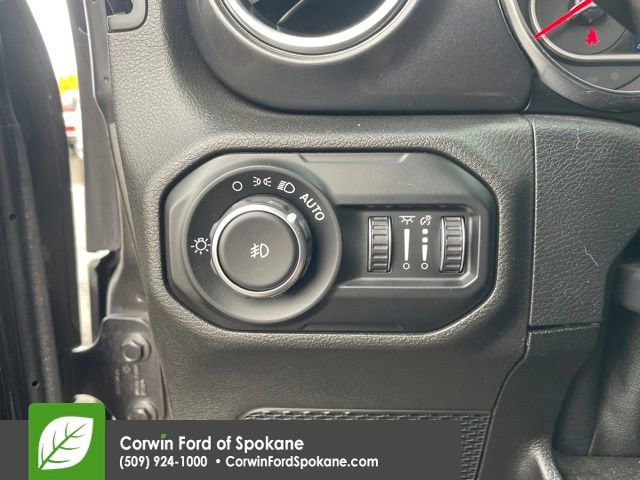 Used 2021 Jeep Wrangler Unlimited Rubicon w/ Trailer Tow Package image 31